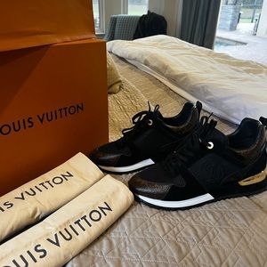 SOLD!!! ❤️❤️❤️LOOK. @@@ Authentic Louis Vuitton Black Runaway Sneakers @@@❤️❤️❤️